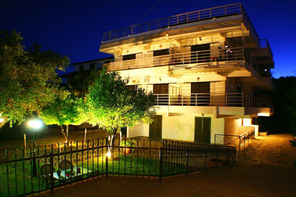 Salonikiou Beach Apartments Akti Salonikiou Exterior foto