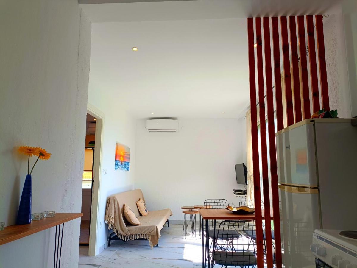 Salonikiou Beach Apartments Akti Salonikiou Exterior foto